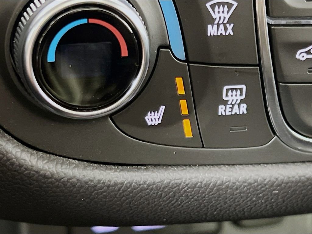 Used 2023 Chevrolet Equinox RS w/ RS Leather Package image 21