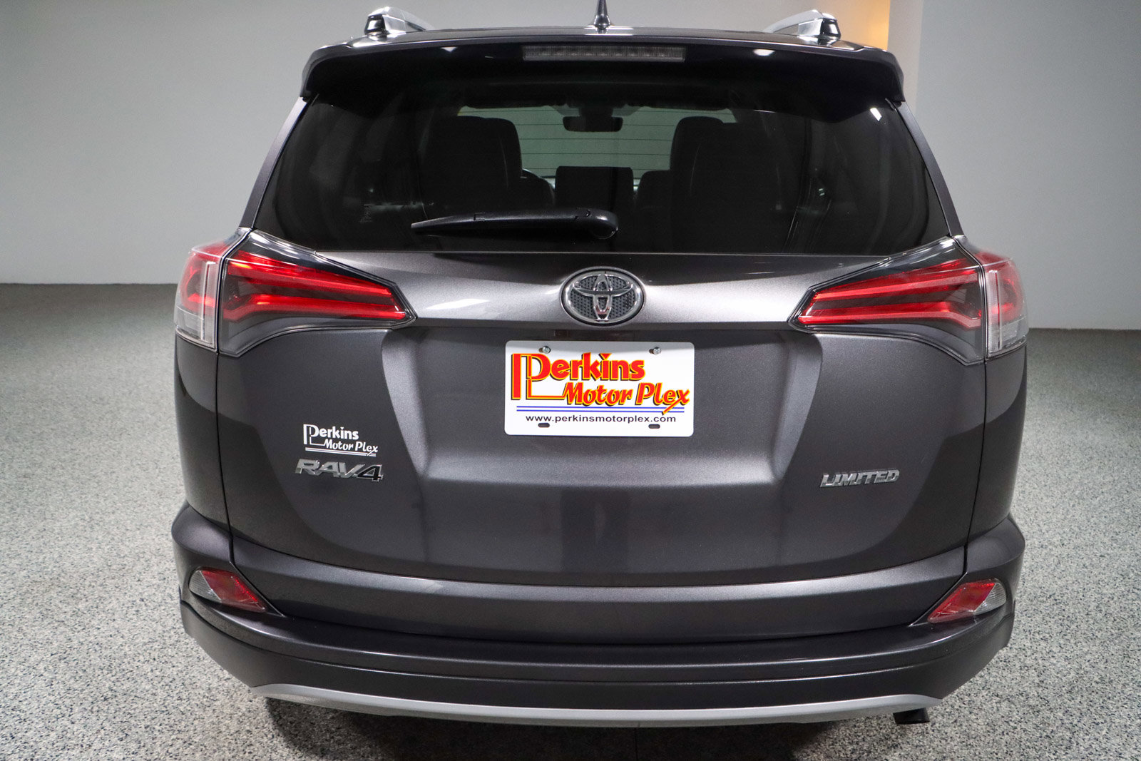 Used 2018 Toyota RAV4 Limited FWD image 8