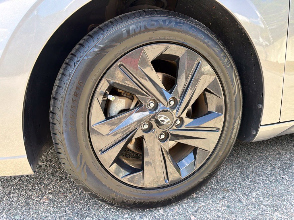 Used 2021 Hyundai Elantra SEL FWD image 12