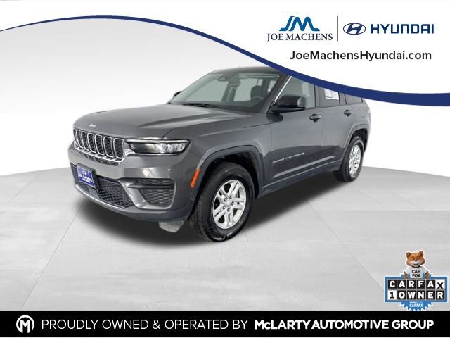 Used 2024 Jeep Grand Cherokee Laredo AWD/4WD image 3