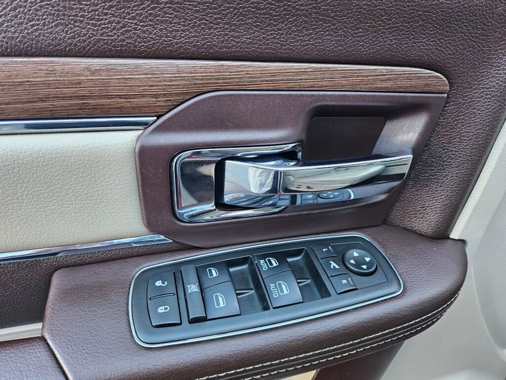 Used 2015 RAM 1500 Laramie w/ Convenience Group image 17