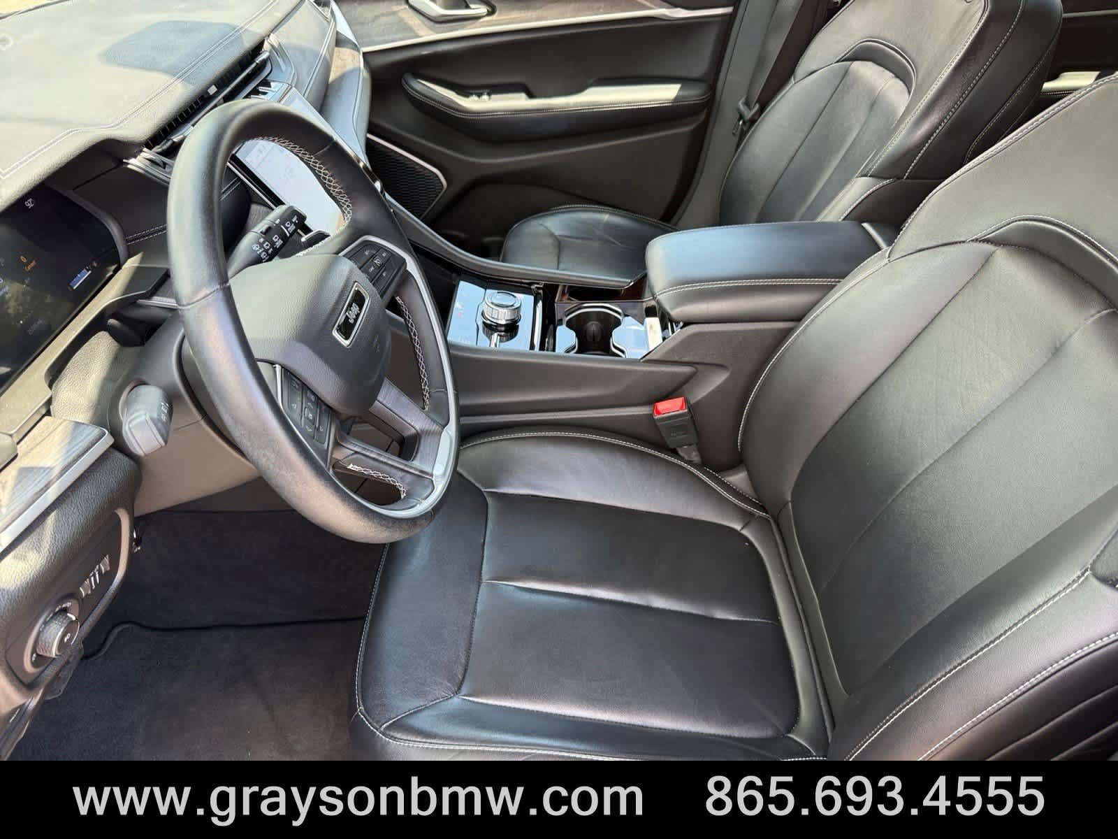 Used 2022 Jeep Grand Cherokee L Limited AWD/4WD image 13