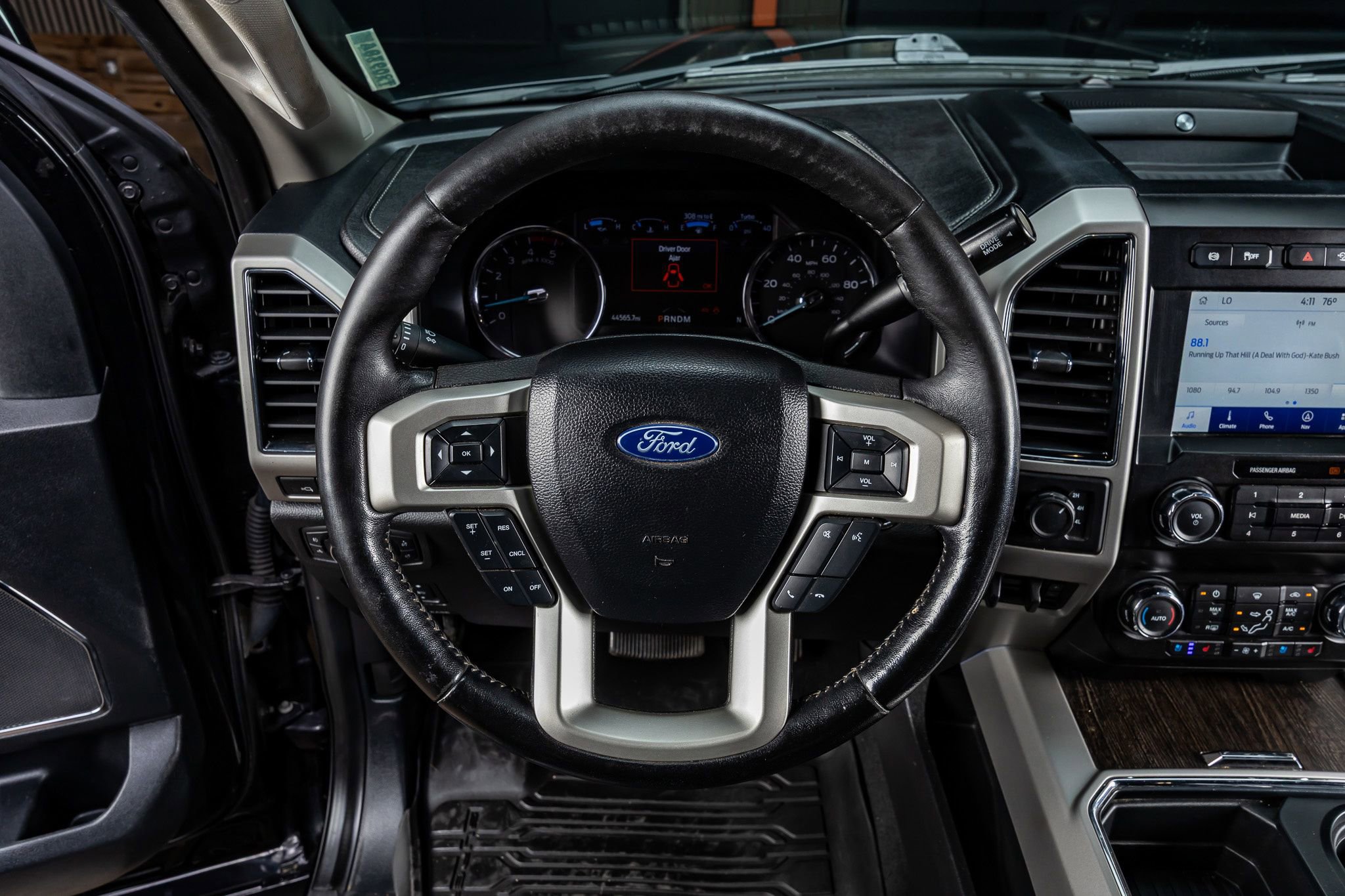 Used 2021 Ford F350 Lariat image 15