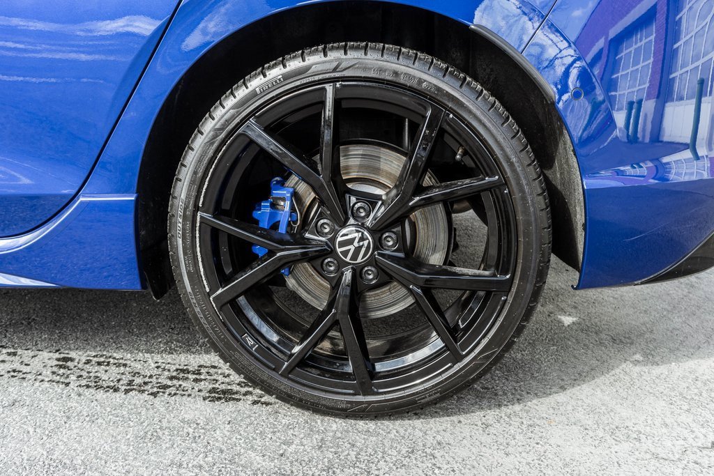 Used 2023 Volkswagen Golf 20th Anniversary Edition image 36