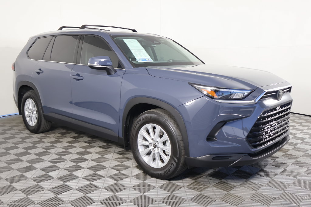 Used 2024 Toyota Grand Highlander FWD image 3