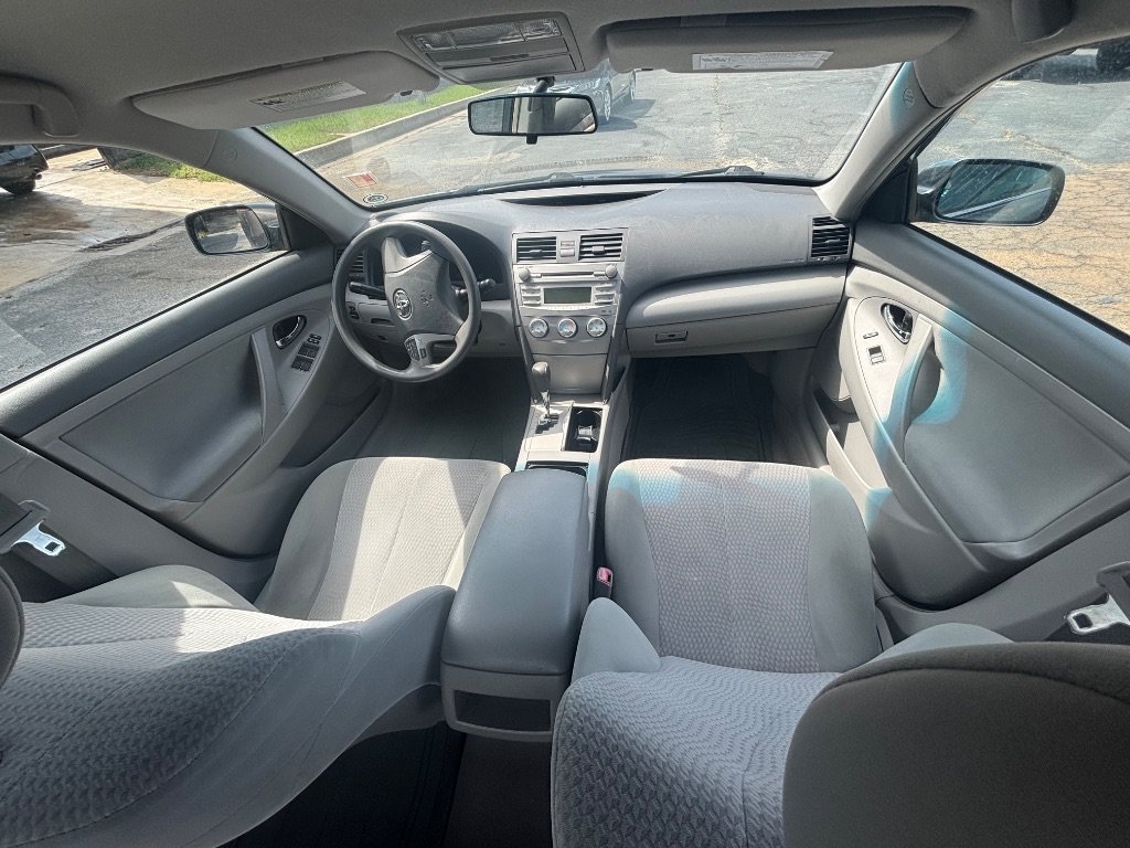 Used 2011 Toyota Camry LE w/ LE Extra-Value Pkg FWD image 4