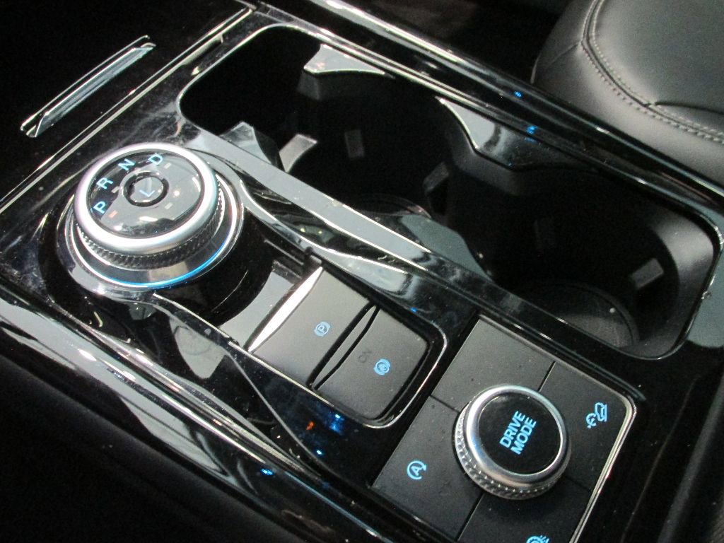 Used 2024 Ford Explorer XLT w/ Equipment Group 202A image 23