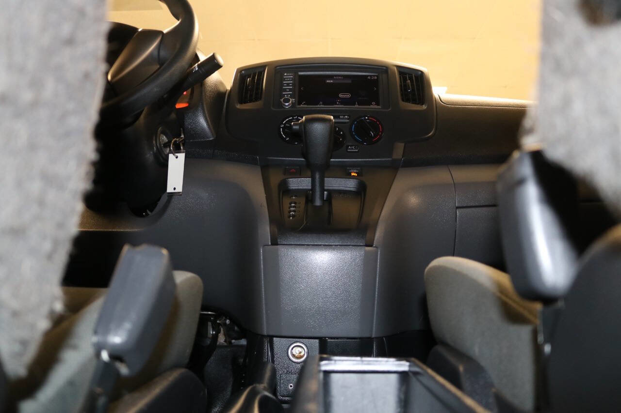 Used 2020 Nissan NV200 S w/ Back Door Glass Package image 46