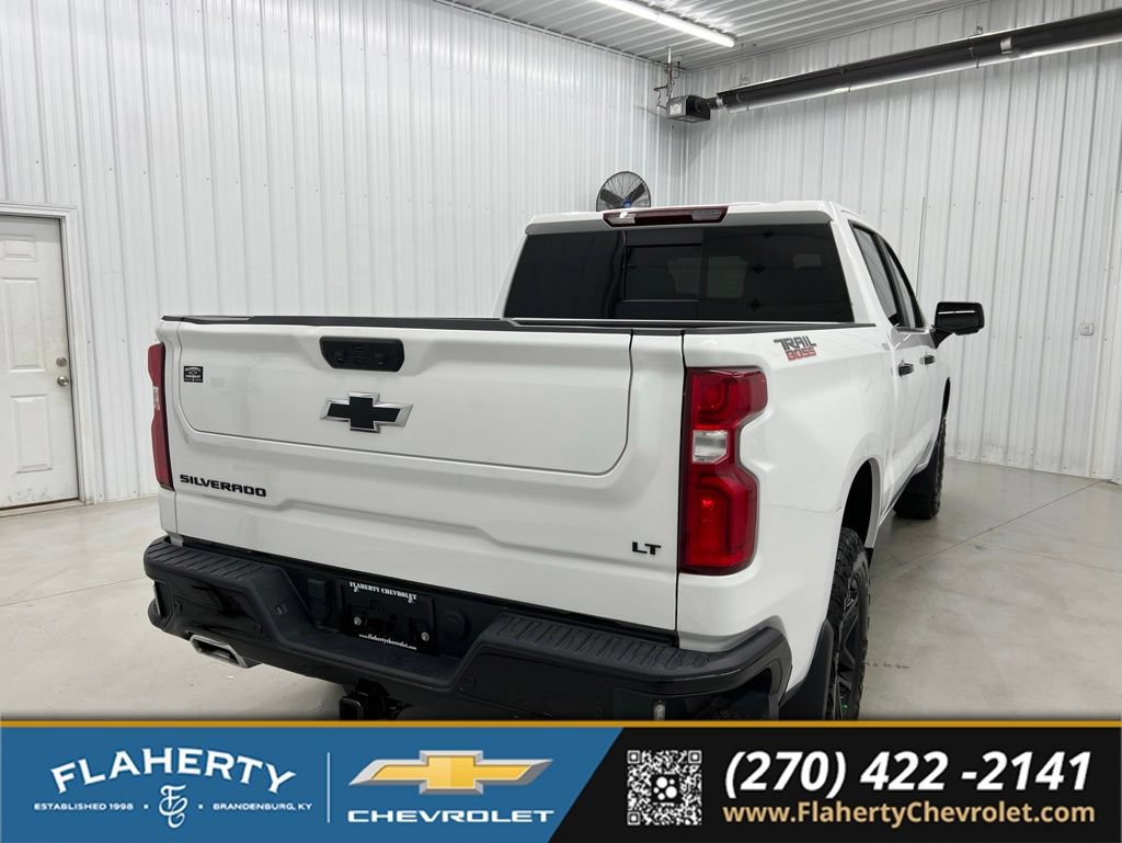 Used 2024 Chevrolet Silverado 1500 LT Trail Boss w/ LT Trail Boss Premium Package AWD/4WD video 3