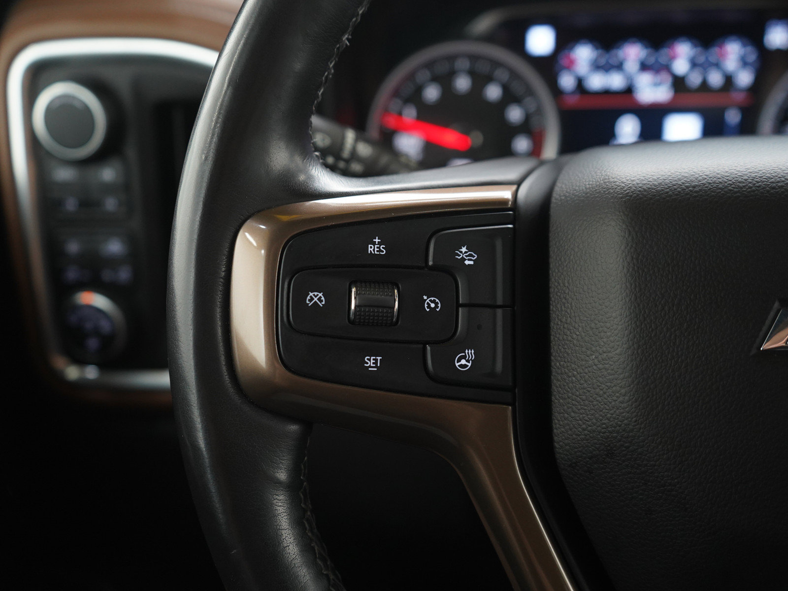 Used 2019 Chevrolet Silverado 1500 High Country w/ Technology Package AWD/4WD image 25