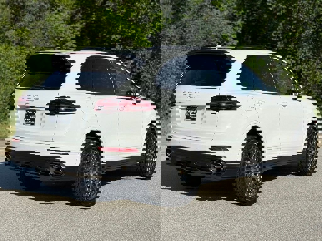 Used 2018 Porsche Cayenne Platinum Edition AWD/4WD image 13