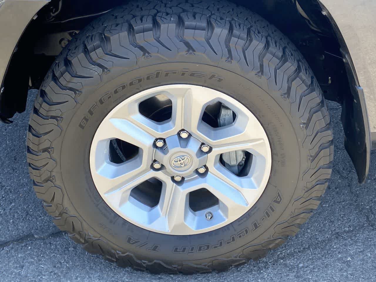 Used 2018 Toyota 4Runner SR5 Premium AWD/4WD image 10