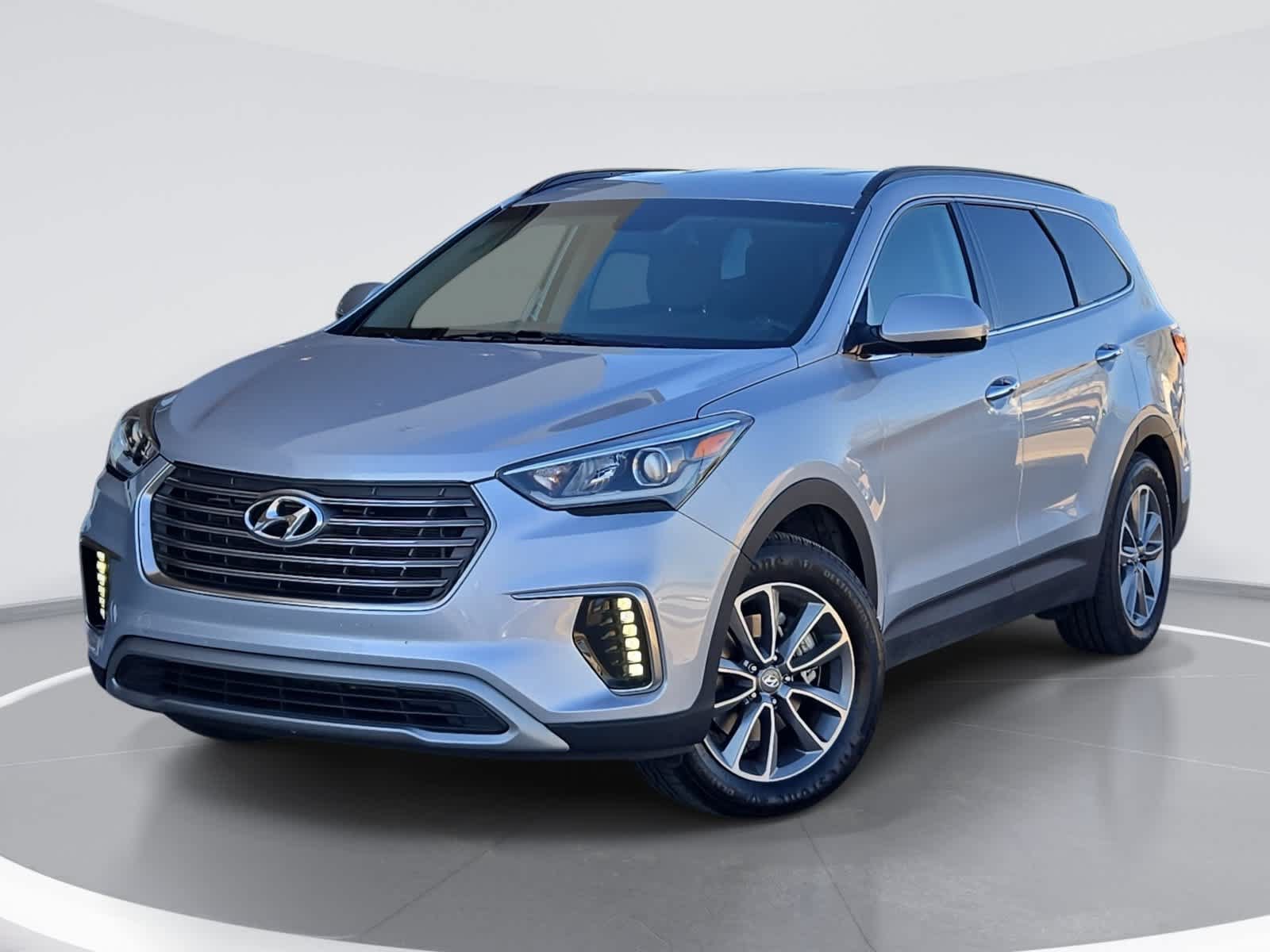 Used 2019 Hyundai Santa Fe XL SE FWD image 1
