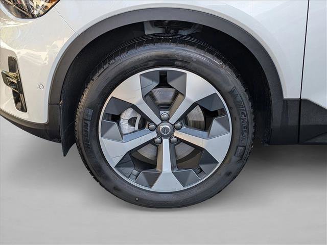 Certified 2026 Volvo XC40 B5 Plus w/ Protection Package Premier image 9