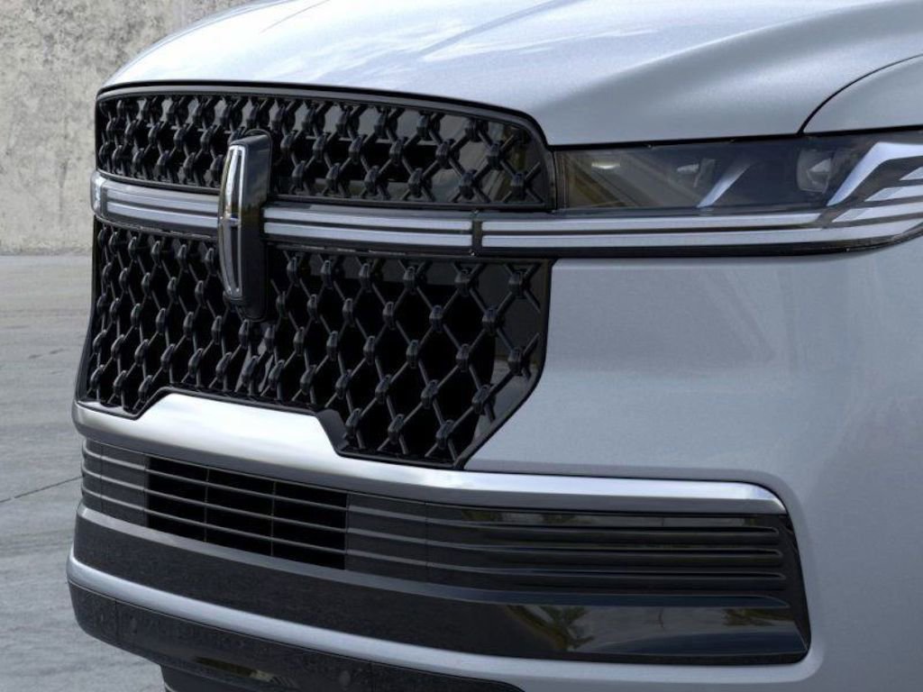 New 2025 Lincoln Navigator Reserve w/ Jet Appearance Package image 17