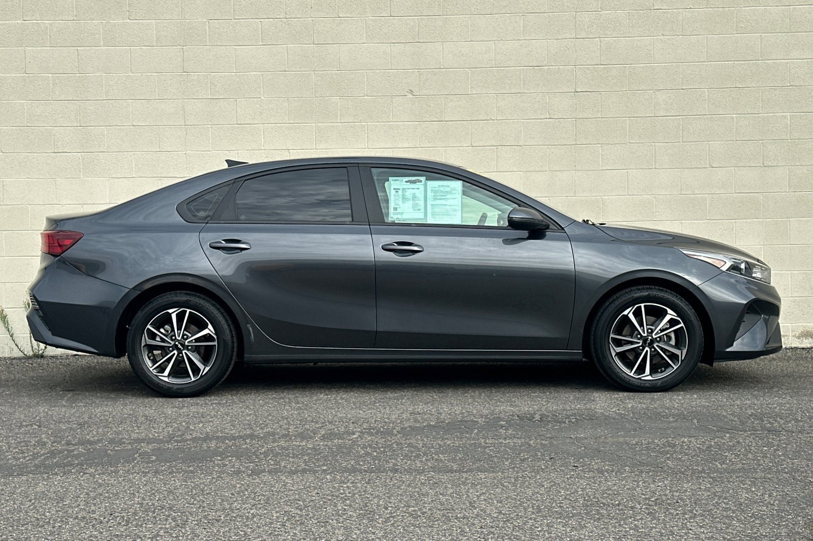 Used 2023 Kia Forte LXS w/ LXS Technology Package image 3