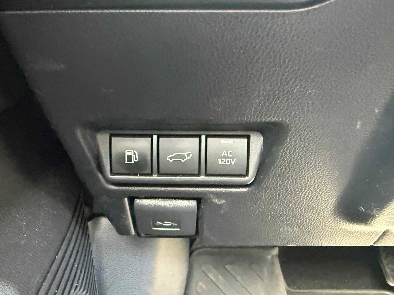 New 2026 Toyota Prius Plug-In Hybrid FWD image 21