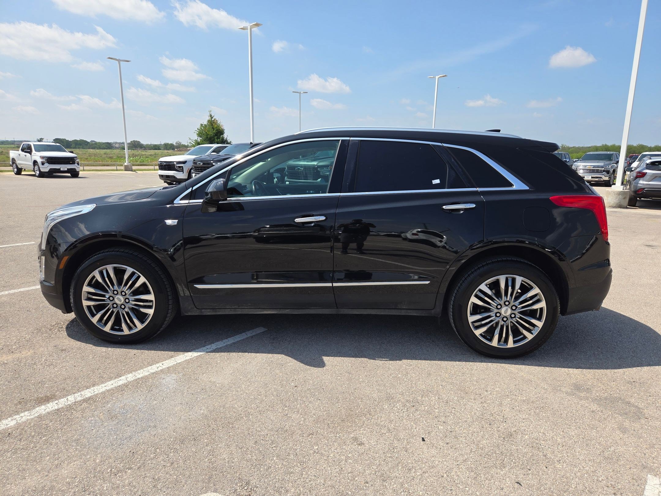 Used 2018 Cadillac XT5 Premium Luxury FWD image 6