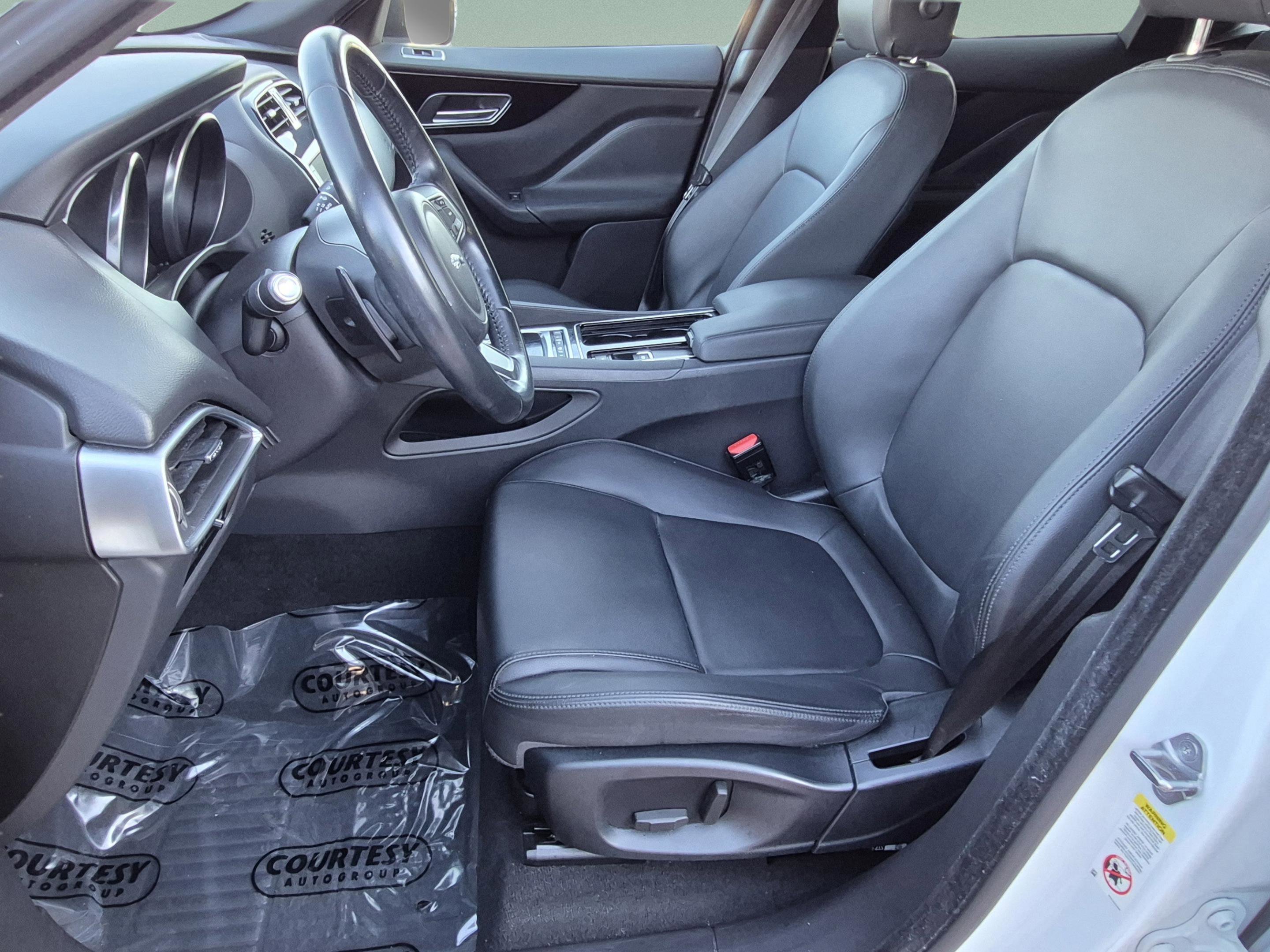 Used 2018 Jaguar F-PACE Premium AWD/4WD image 19