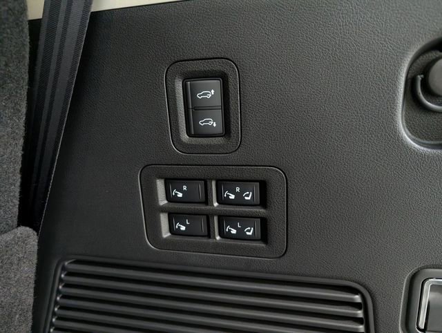 Used 2025 INFINITI QX80 Sensory image 28