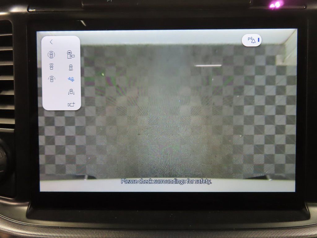 Used 2025 Ford F150 Platinum image 17