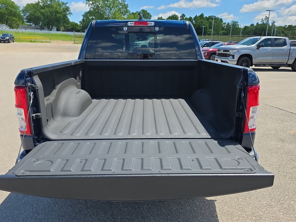 Used 2022 RAM 1500 Big Horn AWD/4WD image 9