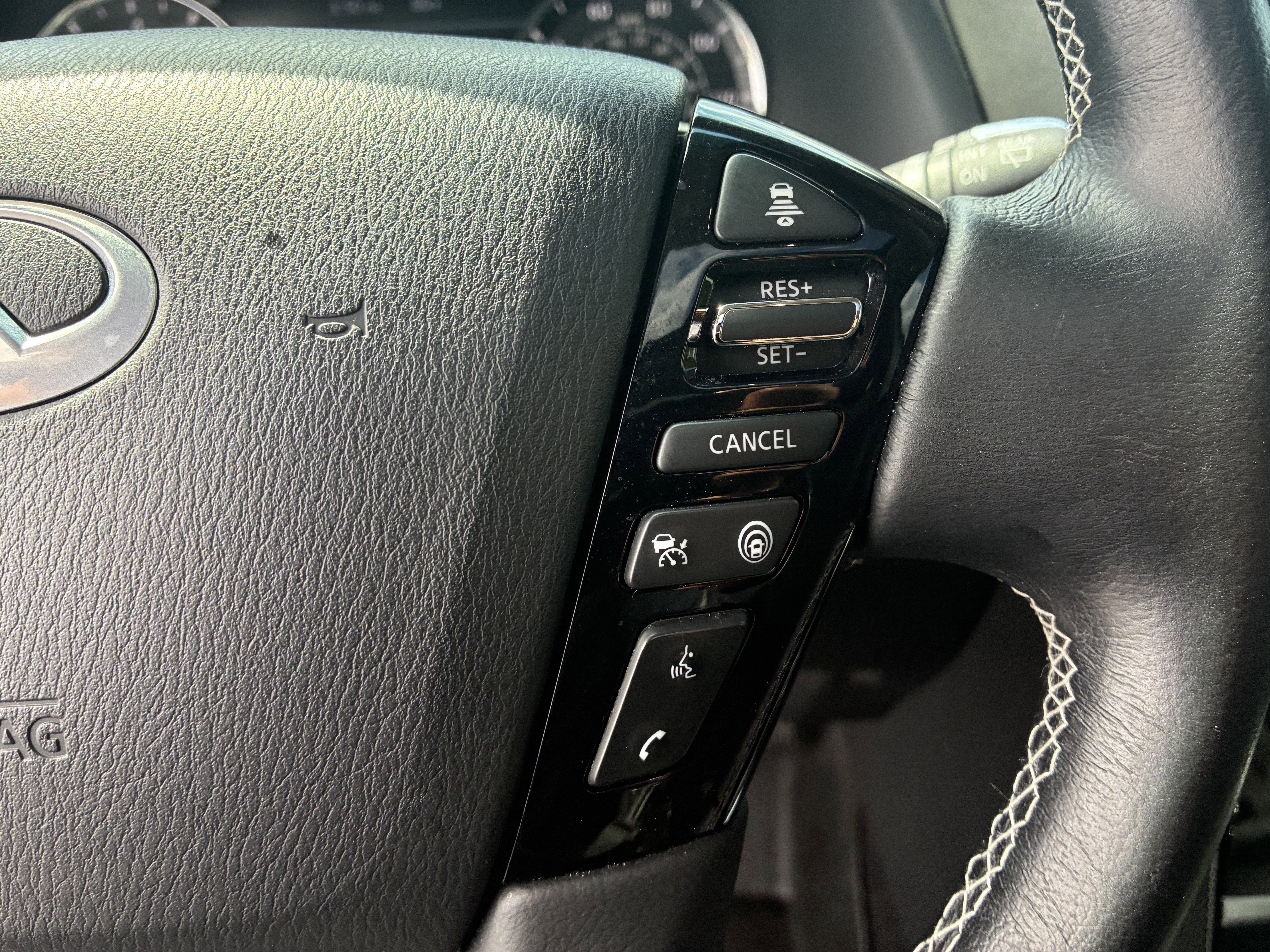 Used 2024 INFINITI QX80 Luxe w/ All-Season Package RWD image 30
