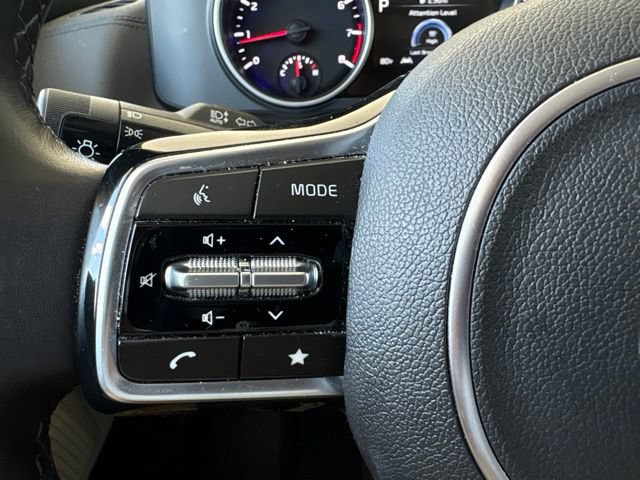 Certified 2024 Kia Carnival LX FWD image 18