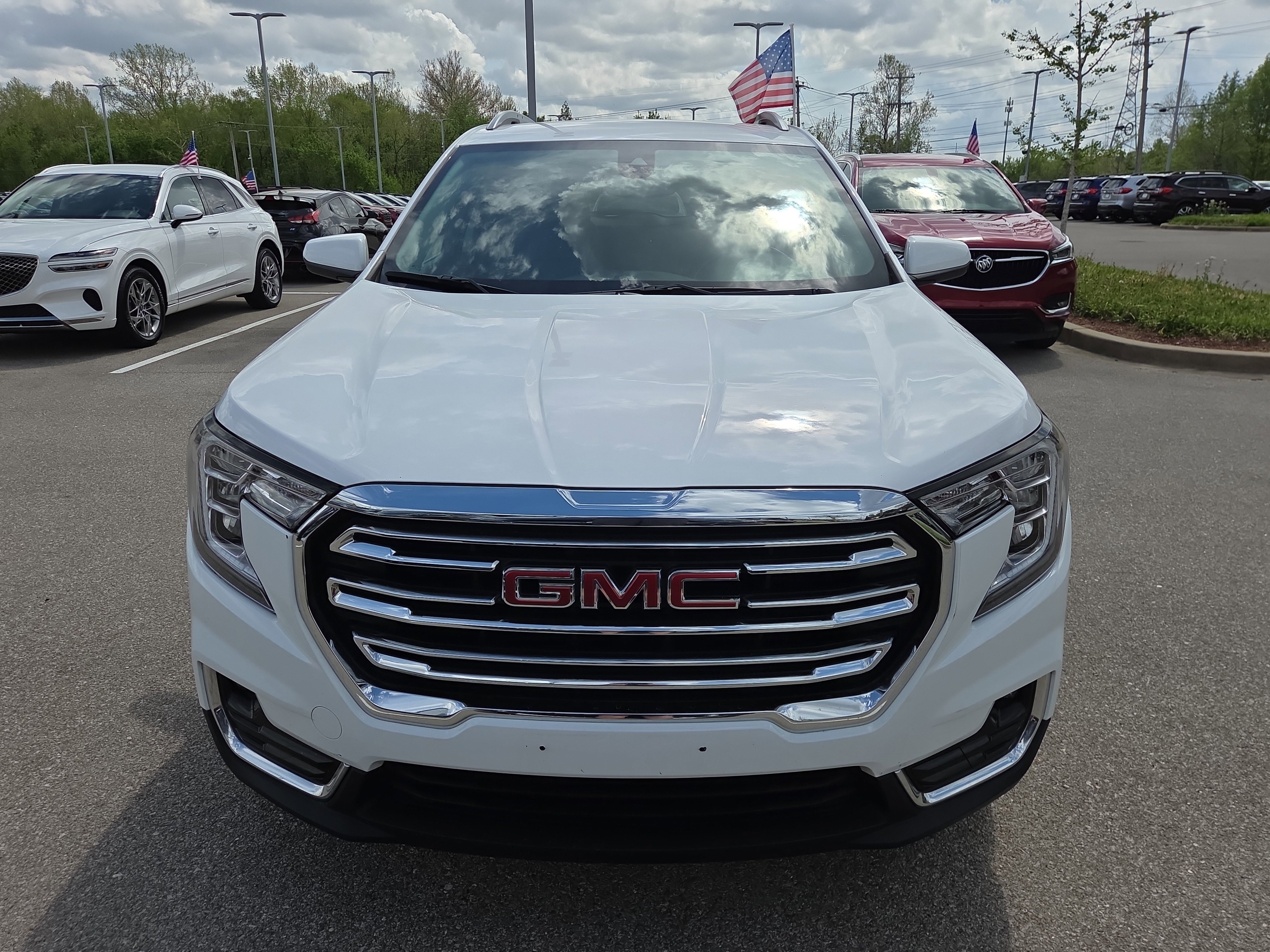 Used 2024 GMC Terrain SLT image 8