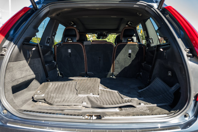 Used 2021 Volvo XC90 T6 Momentum w/ Climate Package AWD/4WD image 15