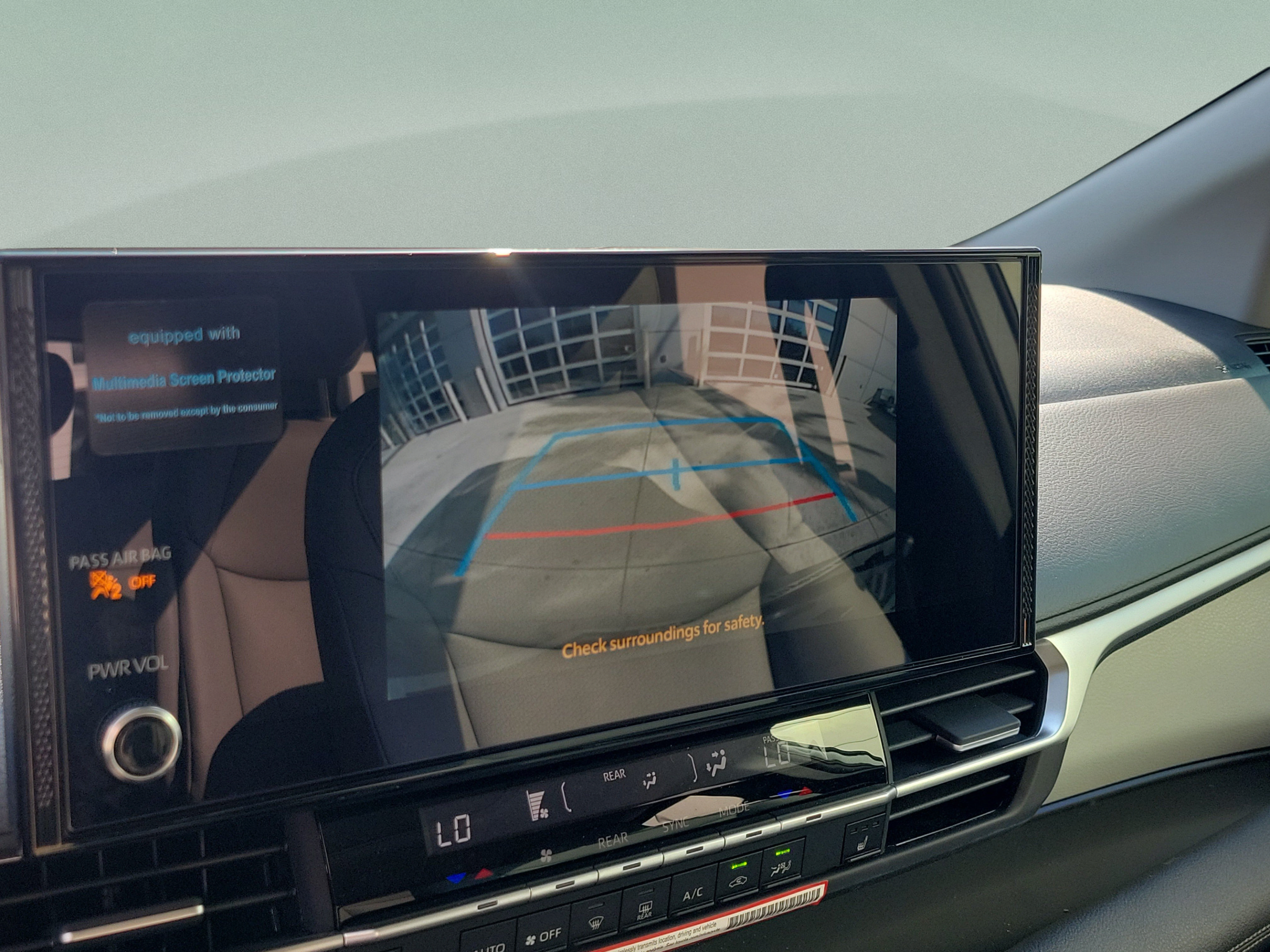 Certified 2026 Toyota Sienna XLE FWD image 24