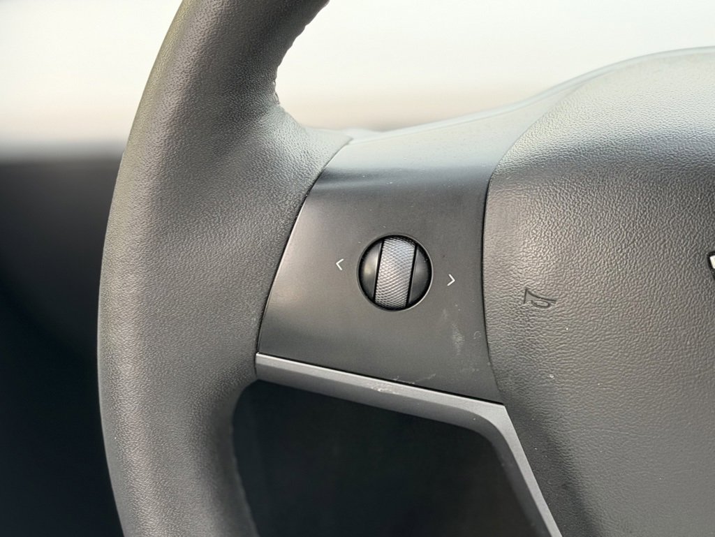 Used 2021 Tesla Model Y Performance image 44