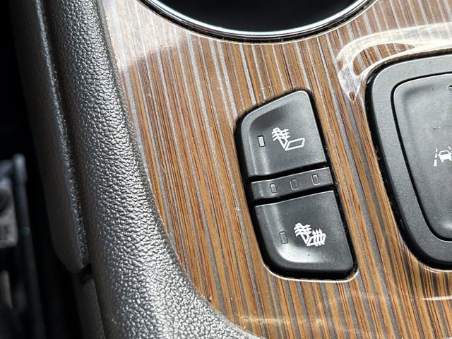 Used 2023 GMC Acadia SLE w/ Driver Convenience Package image 17