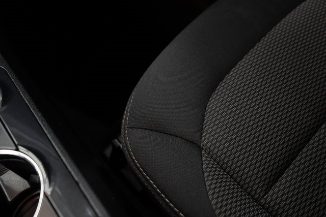 Used 2017 Ford Explorer XLT image 28