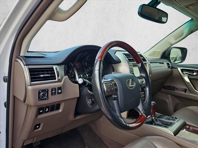 Used 2014 Lexus GX 460 w/ Premium Package AWD/4WD image 9