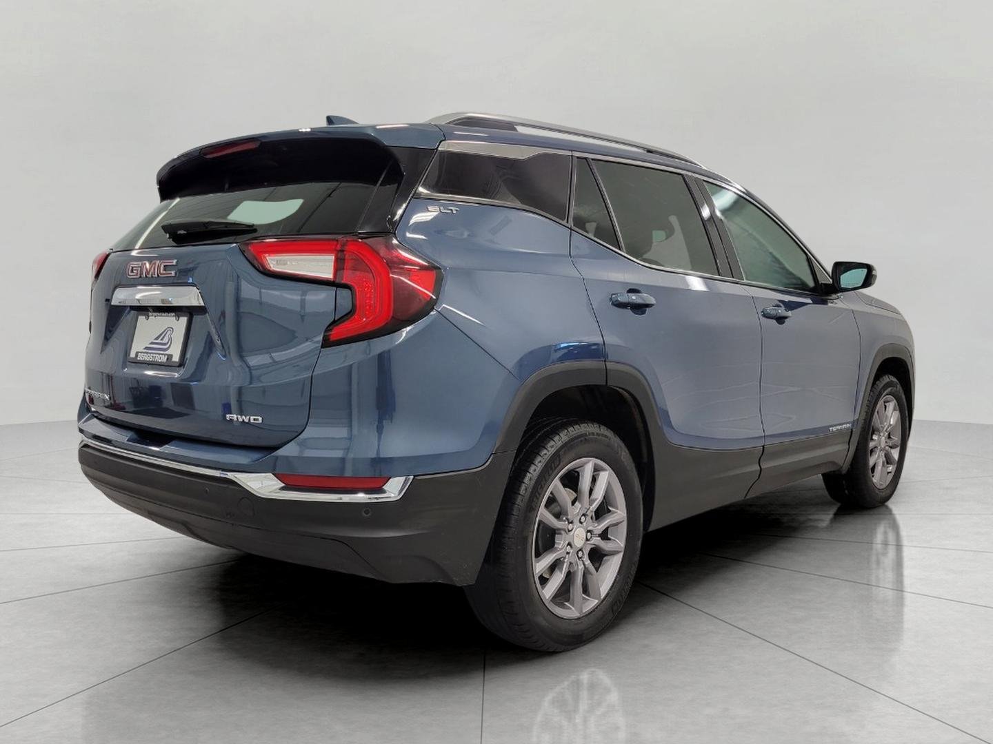 Used 2024 GMC Terrain SLT image 20