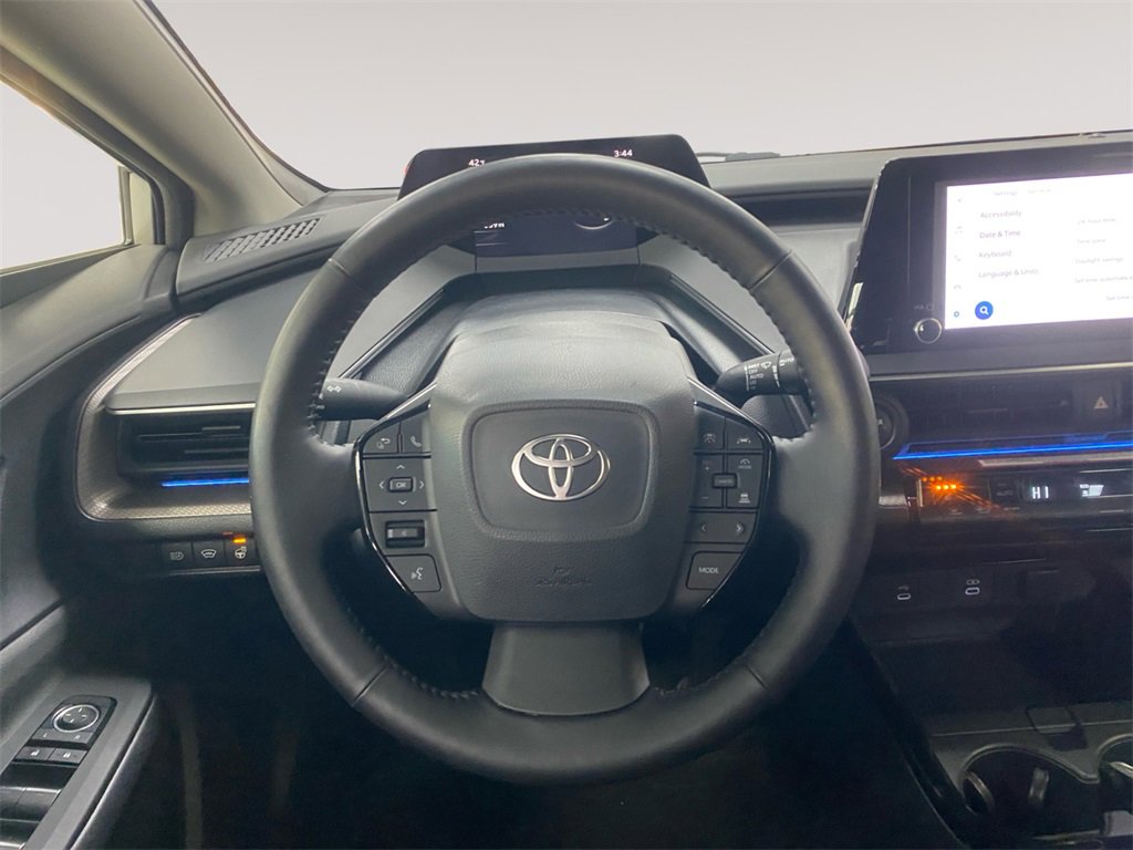 Used 2023 Toyota Prius XLE image 4