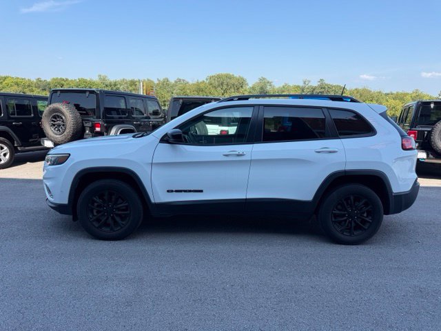 Used 2023 Jeep Cherokee Altitude Lux AWD/4WD image 6