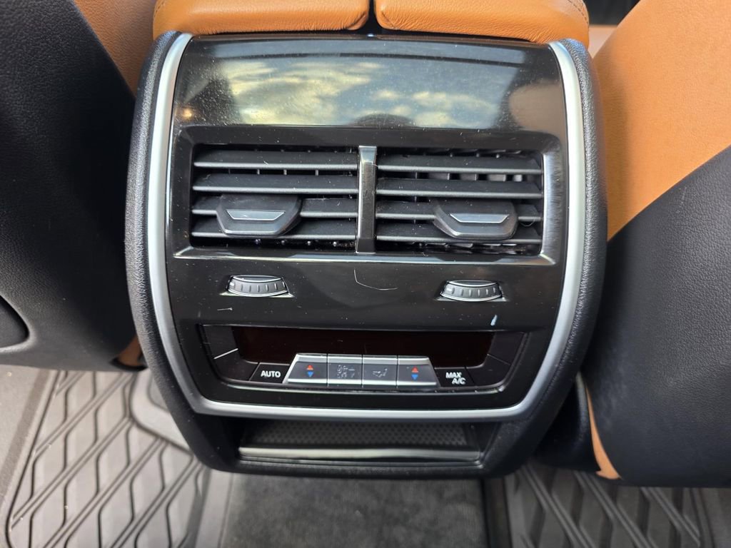 Used 2022 BMW X7 xDrive40i w/ M Sport Package image 30