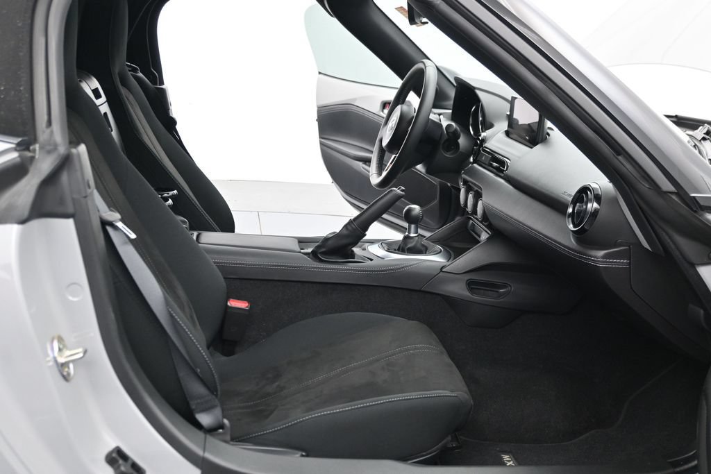 Used 2025 MAZDA MX-5 Miata Club RWD image 17