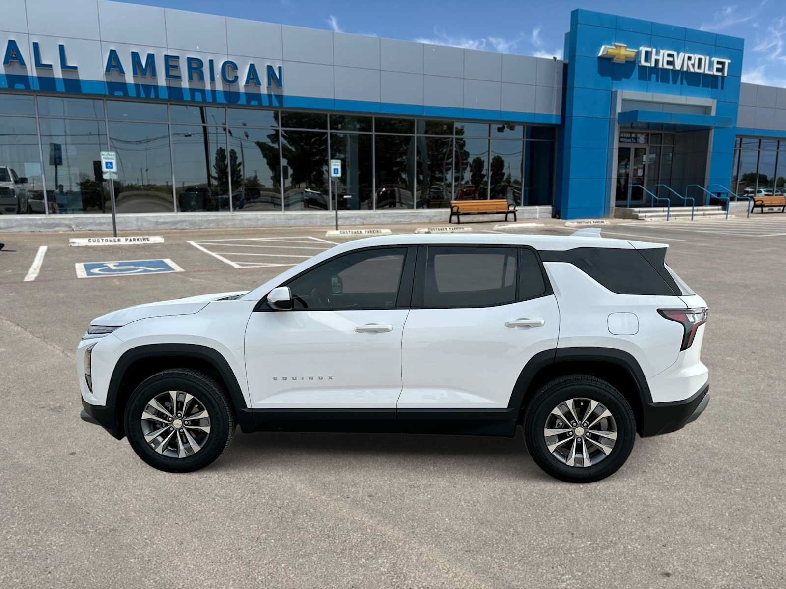 Used 2026 Chevrolet Equinox LT FWD image 5