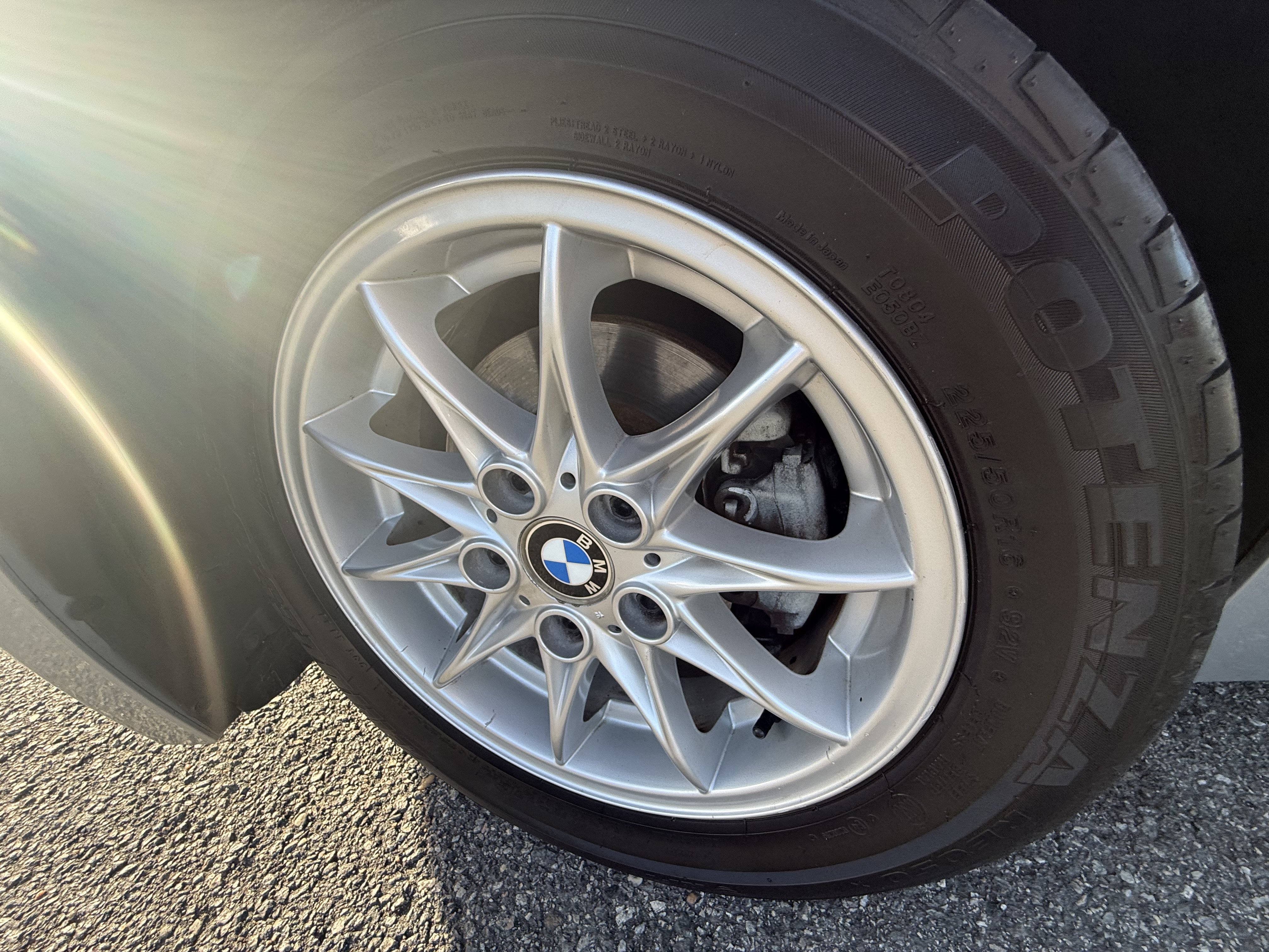 Used 2004 BMW Z4 2.5i RWD image 35