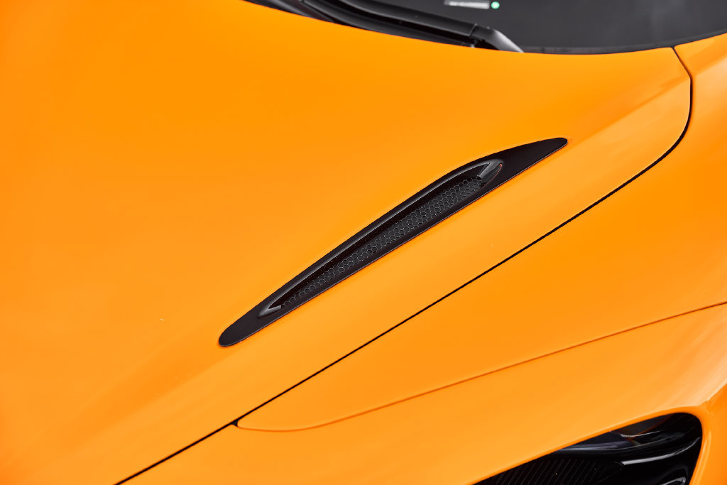 Used 2025 McLaren 750S Spider RWD image 9