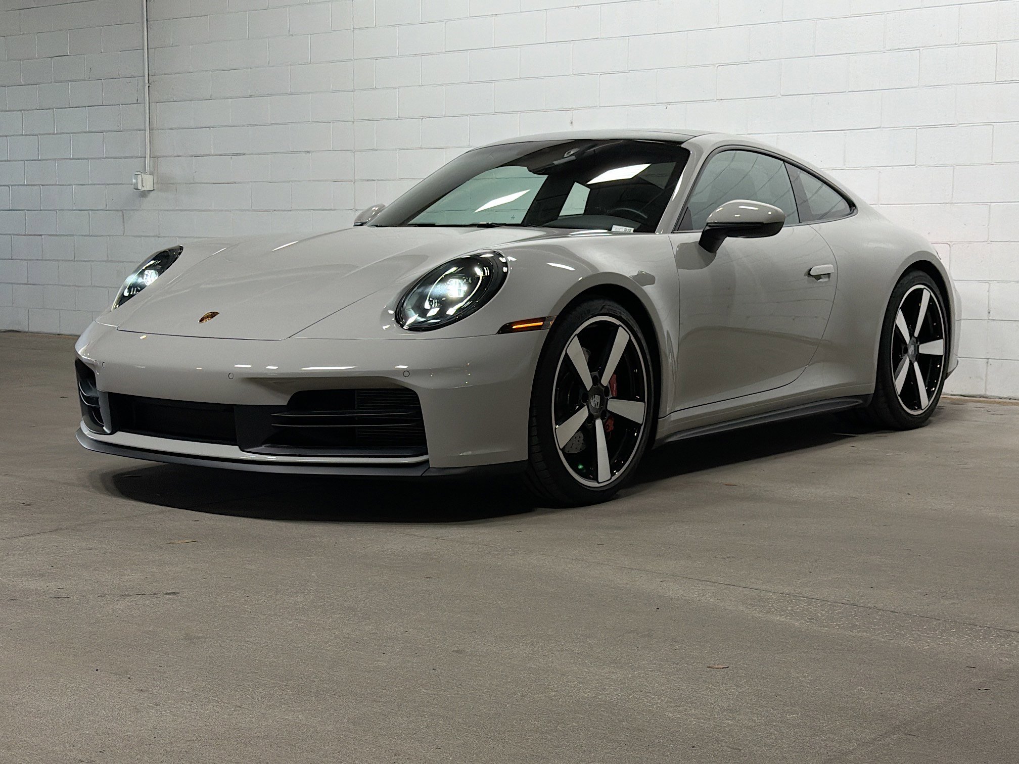 Certified 2025 Porsche 911 Carrera RWD image 1