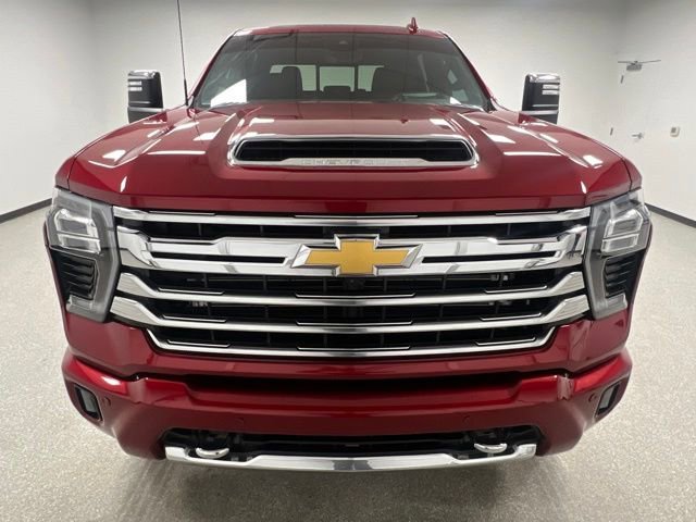 Used 2025 Chevrolet Silverado 3500 High Country w/ High Country Premium Package AWD/4WD image 3