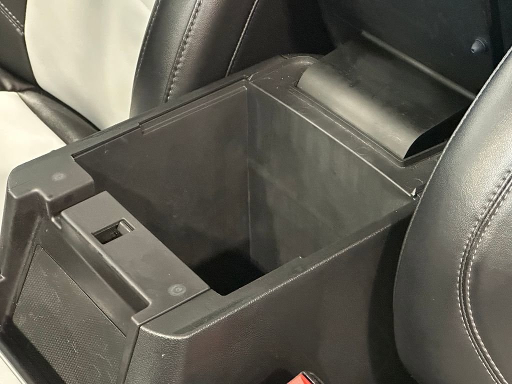 Used 2023 Ford Explorer XLT w/ Equipment Group 202A image 23