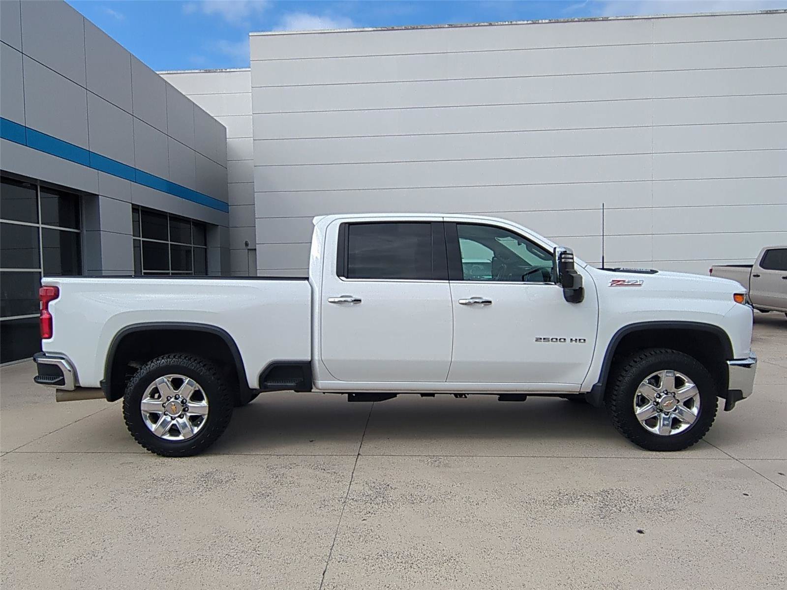 Used 2022 Chevrolet Silverado 2500 LTZ AWD/4WD image 6