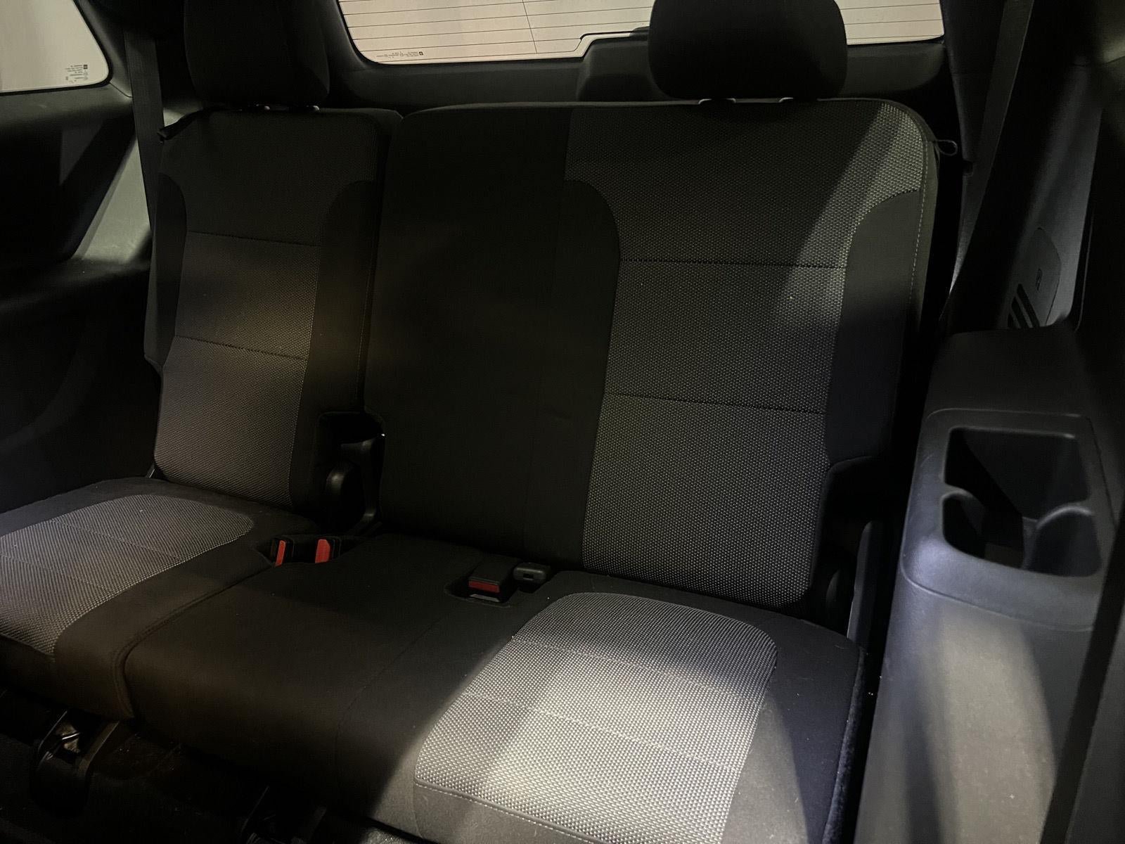 Used 2023 Chevrolet Traverse LT FWD image 24