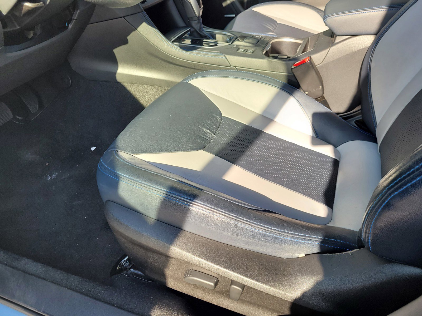 Used 2019 Subaru Crosstrek Hybrid w/ Moonroof Package w/Navigation image 26