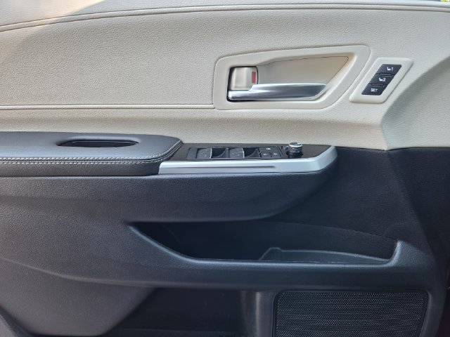 Used 2026 Toyota Sienna Platinum AWD/4WD image 19